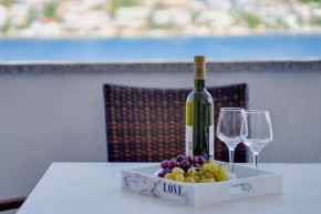 Apartment Julija Rogoznica, 20m from the beach